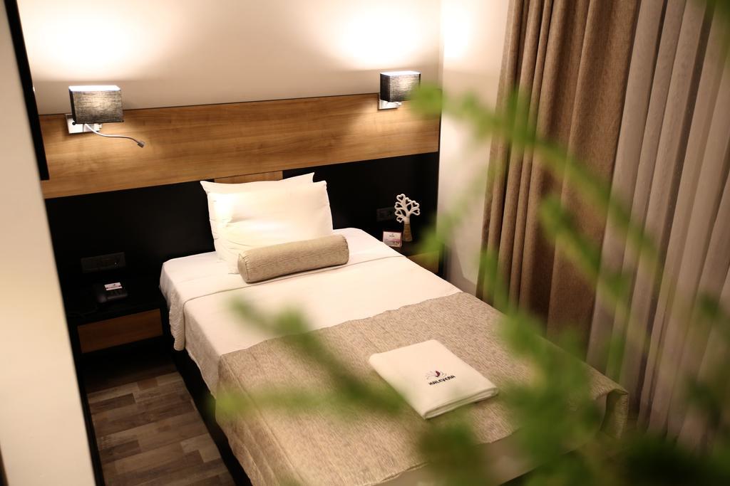 אודיירן Kalevera Hotel מראה חיצוני תמונה