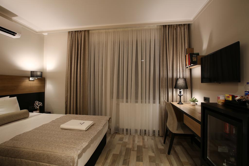 אודיירן Kalevera Hotel מראה חיצוני תמונה