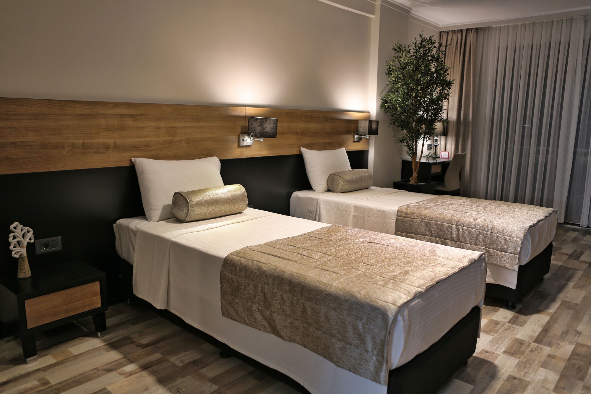 אודיירן Kalevera Hotel מראה חיצוני תמונה